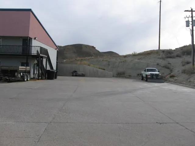 Little Bear Motel